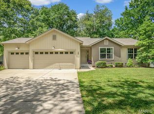 25 Oakdale Lake Cir, Glen Carbon, IL
