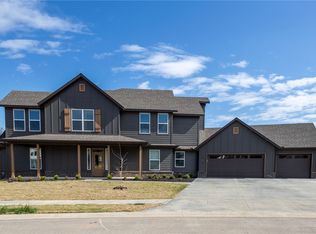 2605 Fairway Cir, Pea Ridge, AR 72751