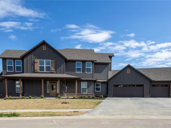 2605 Fairway Cir, Pea Ridge, AR 72751