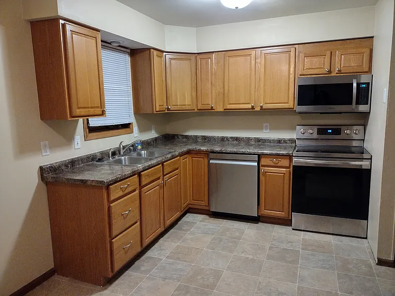 908 N Bird St — Photo 1