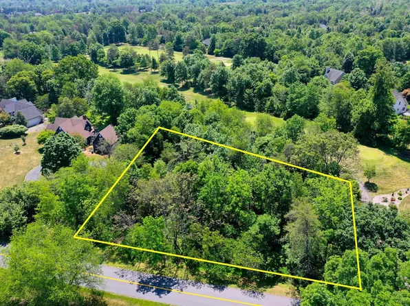 1128 Stoney Crk W, Nellysford, VA 22958