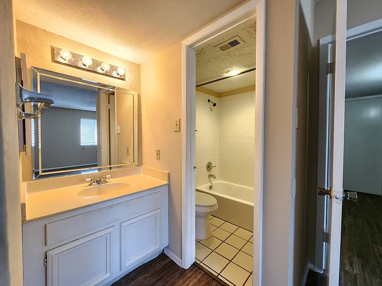 22810 Leedstown Ln — Photo 9