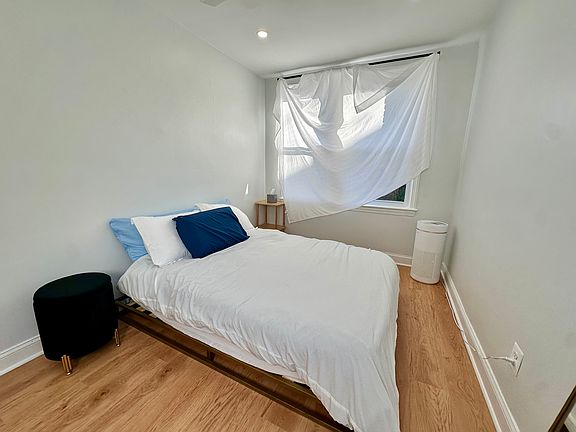 3rd image of 709 Kearny St NE APT 2