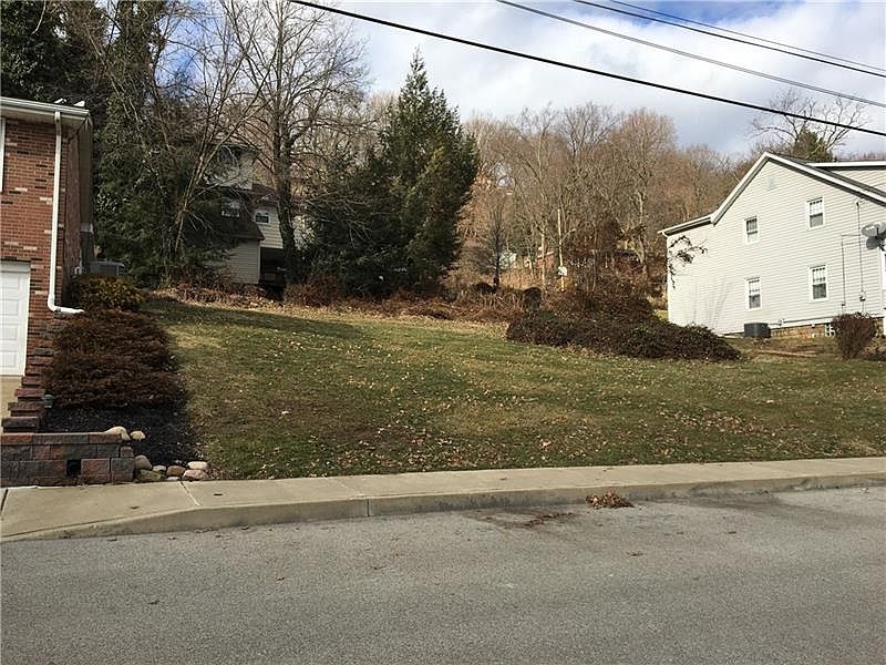 2nd image of 646 6th St