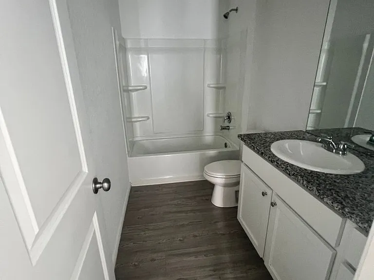 2822 Millikan Dr — Photo 6