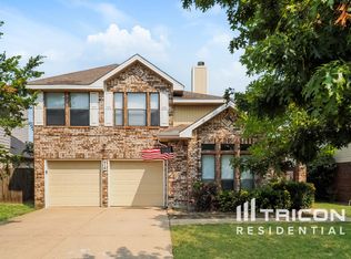916 Simon Dr, Cedar Hill, TX 75104