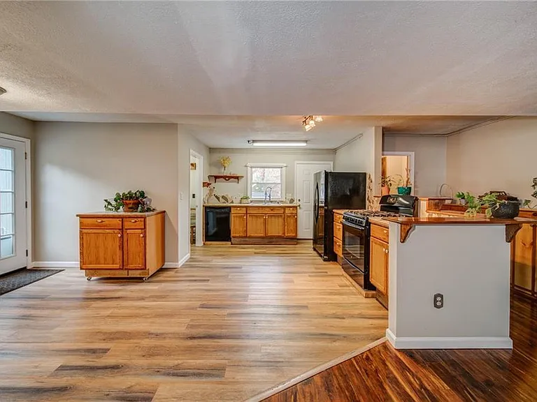 53 Black Rd #B — Photo 9