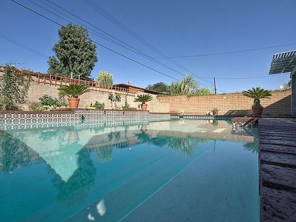 5th image of 5423 Golden West Ave