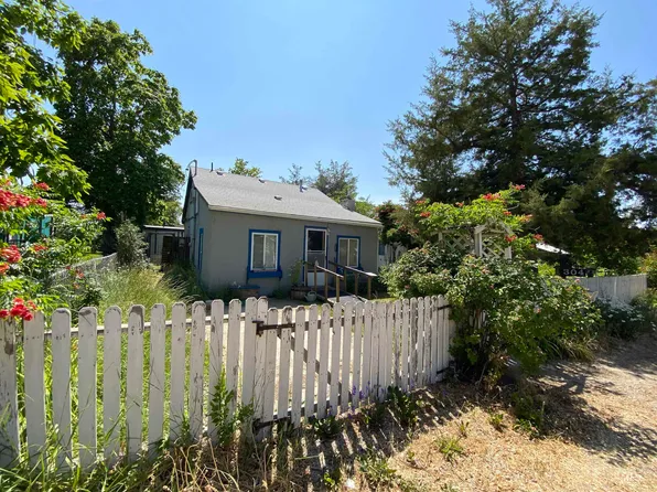 302/304 E Stockton St, Parma, ID 83660