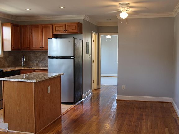 3rd image of 727 N Oakland St APT 5