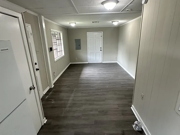 206 N Washington St — Photo 4