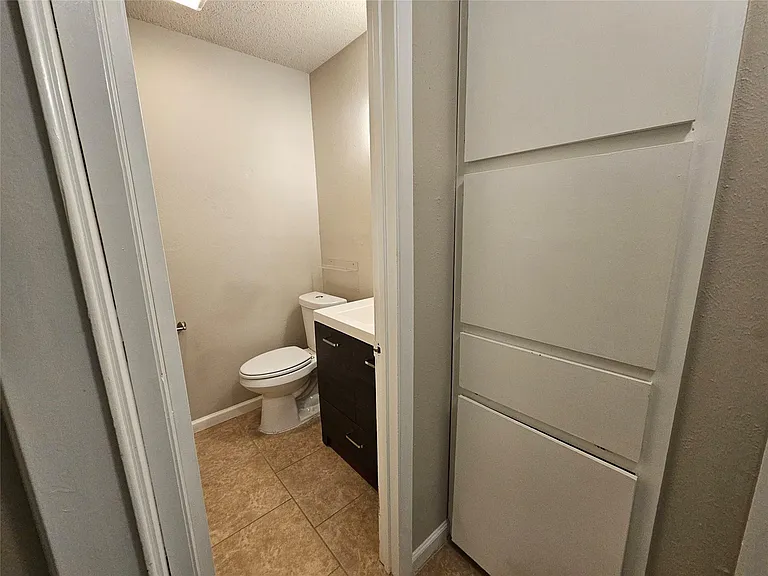 6800 Lunar Dr #A — Photo 17