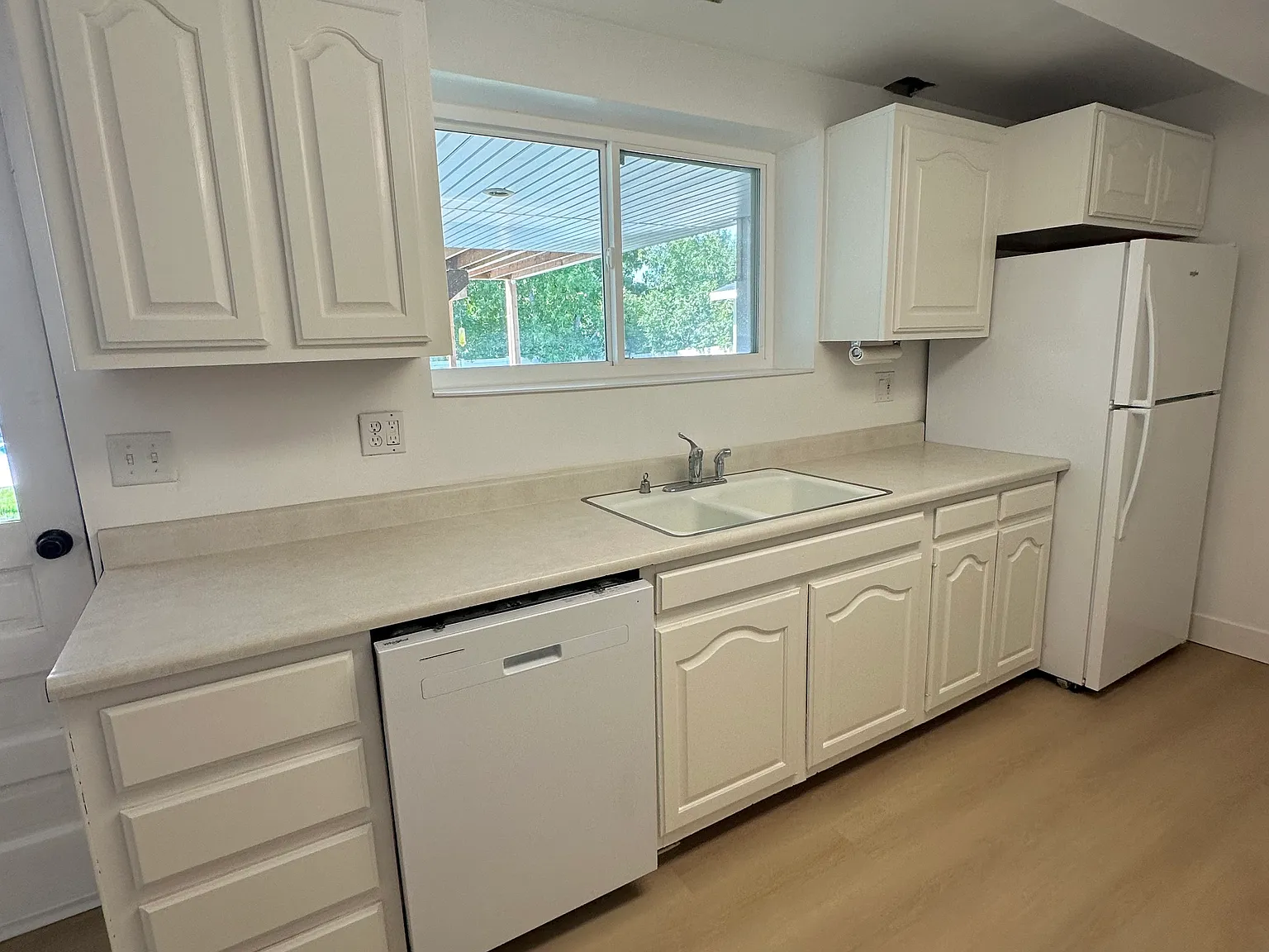 2 bed, 1400 sqft, $1,550 — Photo 2