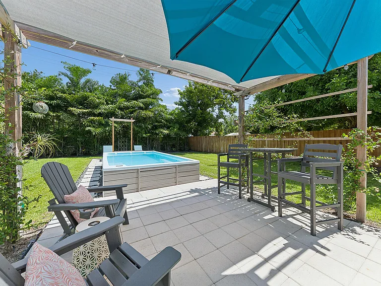 127 SW 10th Ave — Photo 5
