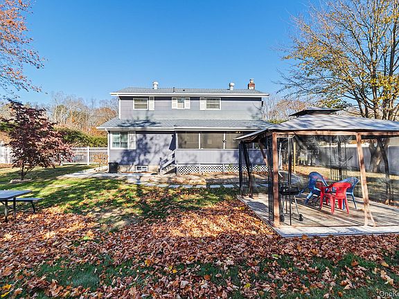 3rd image of 164 Colonial Springs Road