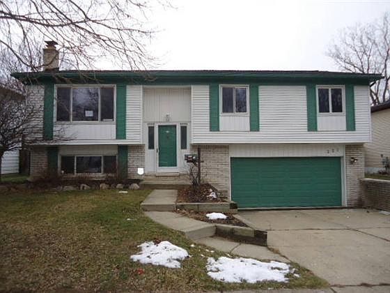 1st image of 221 Surrey Hts