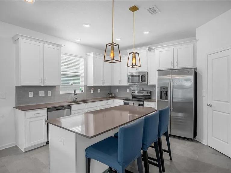 1820 Church Lake St — Photo 6