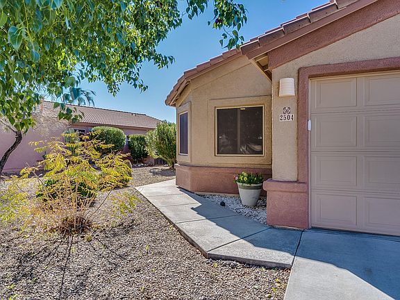 3rd image of 2504 E Petroglyph Ln
