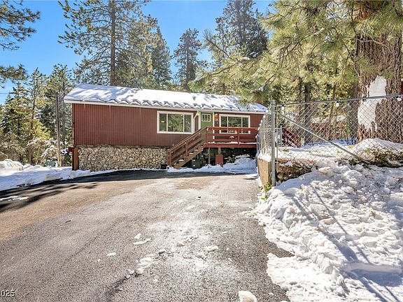 3rd image of 4165 Mont Blanc Way