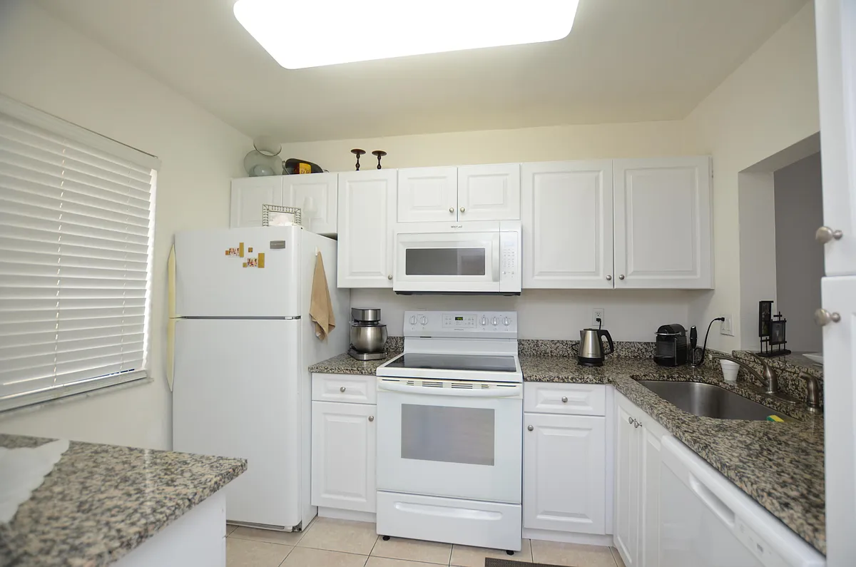 Photo 2 of 19 - 6649 Somerset Dr #102 - Boca Raton, FL Building Photo - 6649 Somerset Dr #102