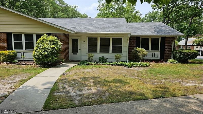 1st image of 2B Buckingham Dr