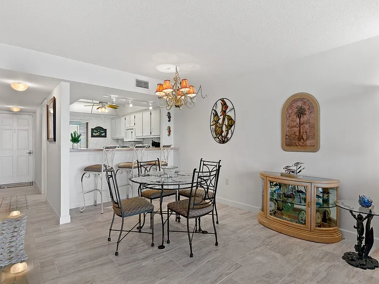 4141 Ocean Dr #402 — Photo 8