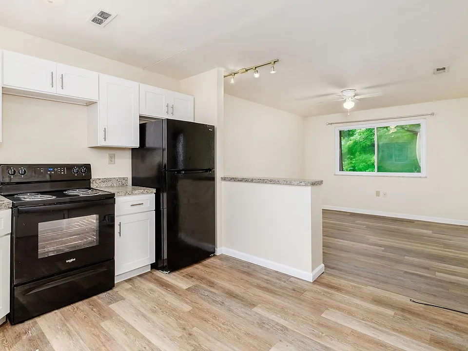 2103 Iuka Ravine