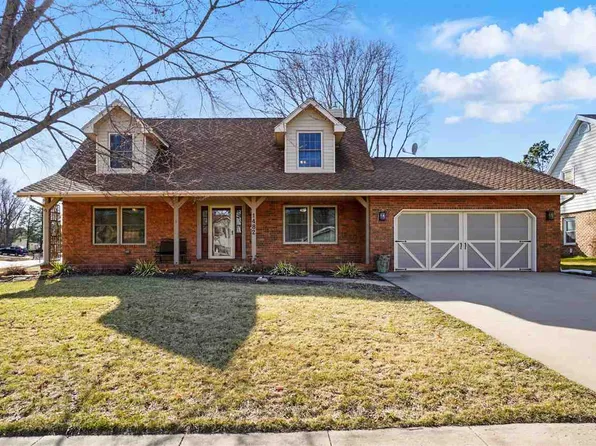 1482 High Country Rd, Coralville, IA 52241