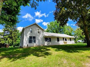 518 Sherwood Rd, Bellevue, MI 49021