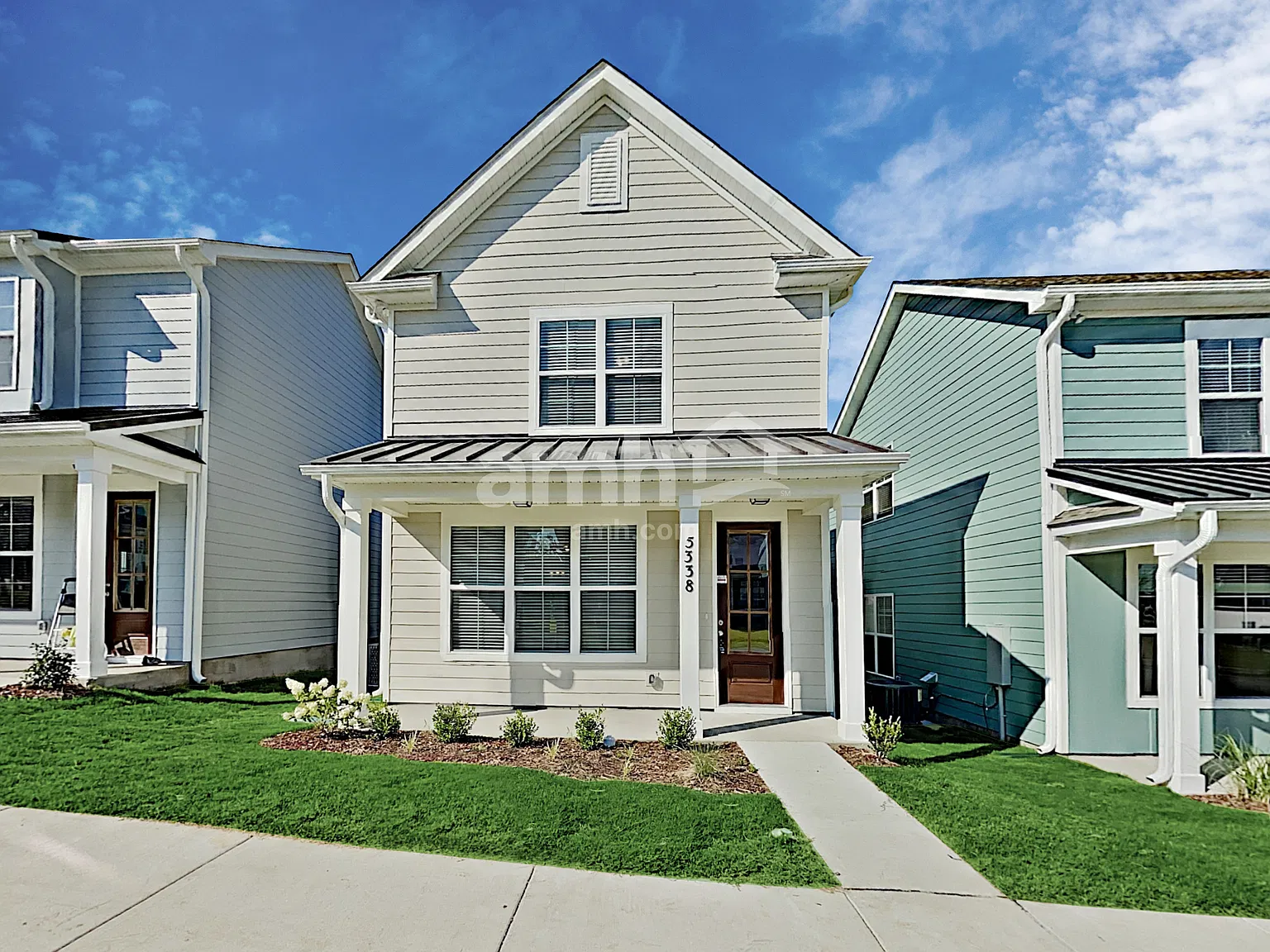 3 bed, 2.5 bath, 1592 sqft, $2,165 — Photo 1