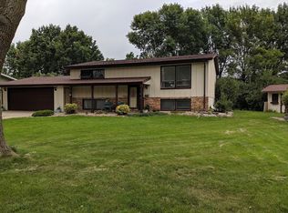 1111 Bruce Cir, Marshall, MN 56258