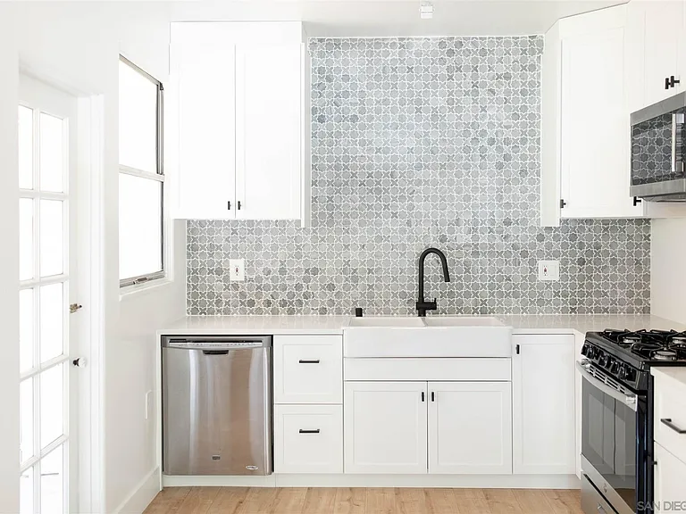 3605-3613 Wilshire Ter #3609 — Photo 2