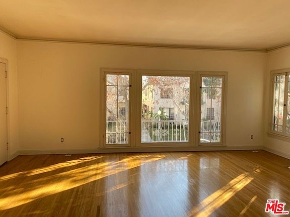 4th image of 145 N Sycamore Ave #145