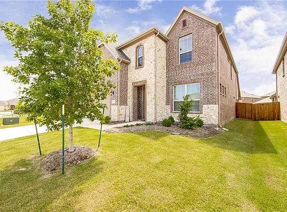 2nd image of 1112 Lake Cypress Ln