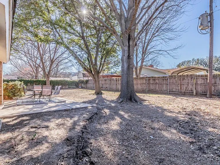340 Gloria St — Photo 34