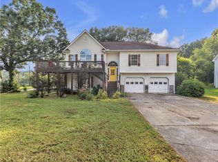 100 Twin Oaks Dr, Calhoun, GA 30701