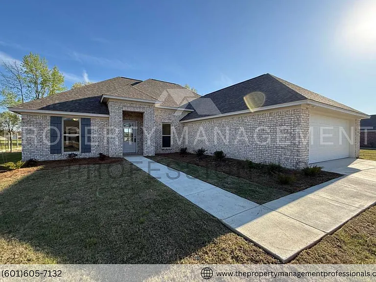 563 Patrick Farms Dr — Photo 1