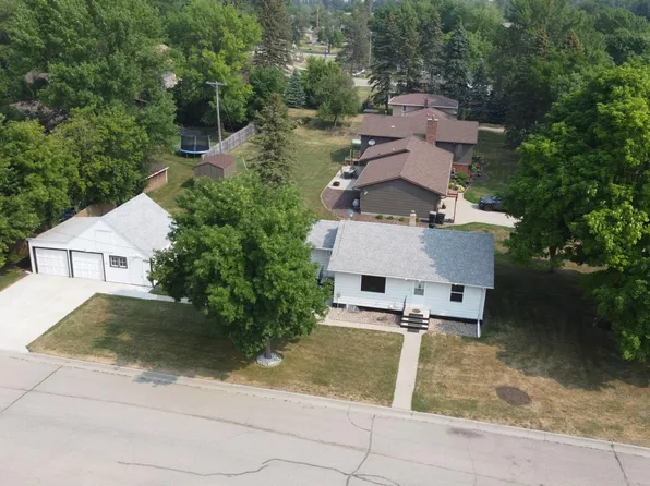 720 2nd St SE, Elbow Lake, MN 56531