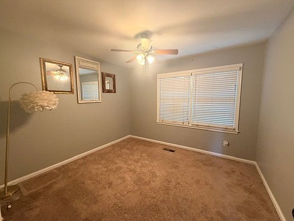 5th image of 400 Woodvale Ln