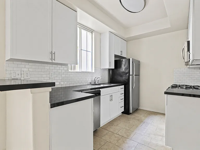 Full-Size Kitchen with Energy-Efficient Appliances
