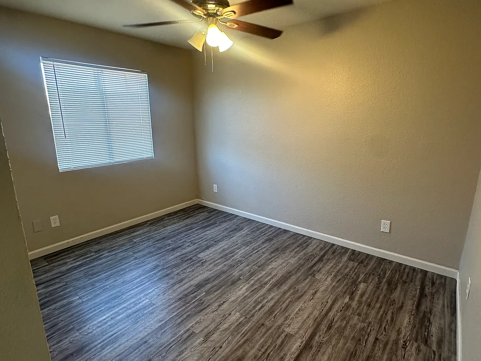 2 bed, 698 sqft, $1,200 — Photo 4
