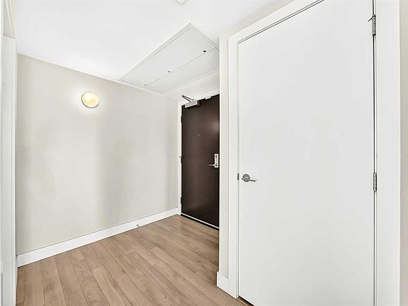 3rd image of 1122 N 3rd St SE #1202