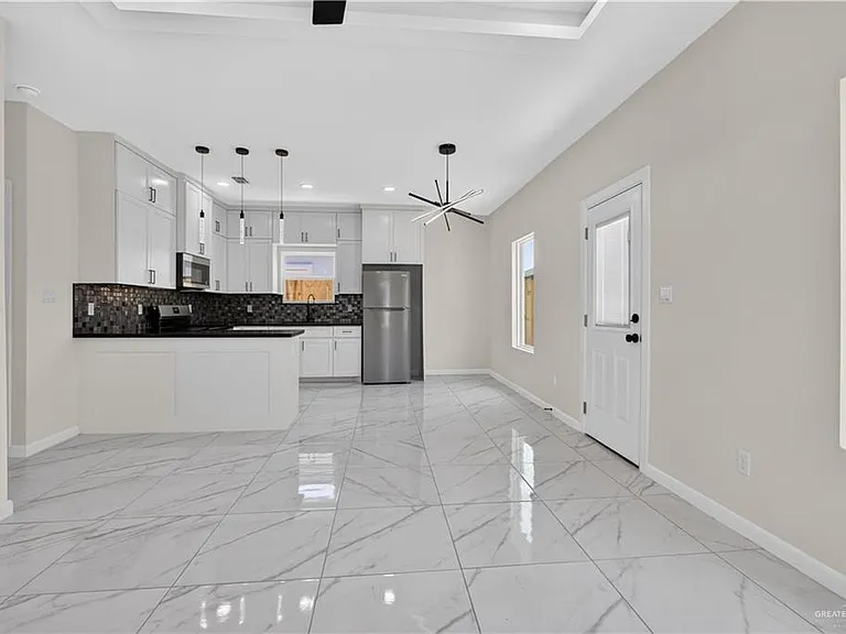 1215 S Woodland Dr #2 — Photo 4