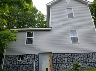 505 Tully Ct, Mount Hope, WV 25880