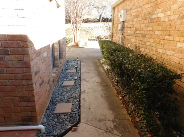 622 Crowley Rd, Arlington, TX 76012
