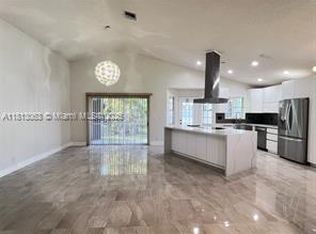 435 Somerset Way, Fort Lauderdale, FL 33326