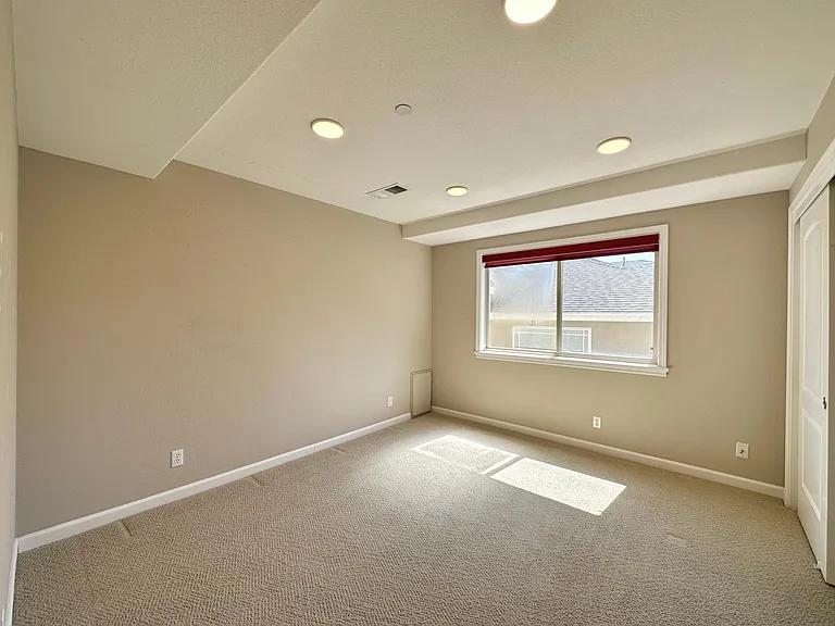 428 8th Ave — Photo 31