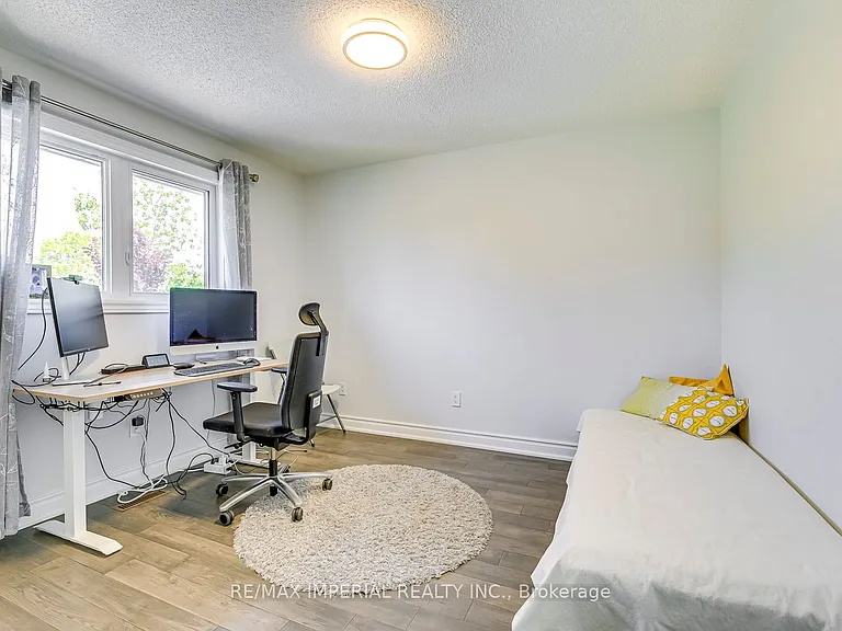 1511 Greenridge Cir — Photo 36