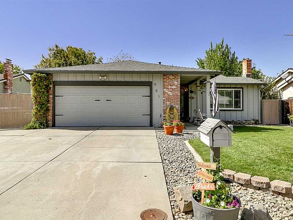 3rd image of 951 Tarrogana Dr