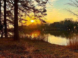 8821 Commodore Dr, Norfolk, VA 23503